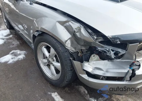 2009 Ford Mustang V6/V6 Premium из США, поврежденный, VIN 1ZVHT80N095144049